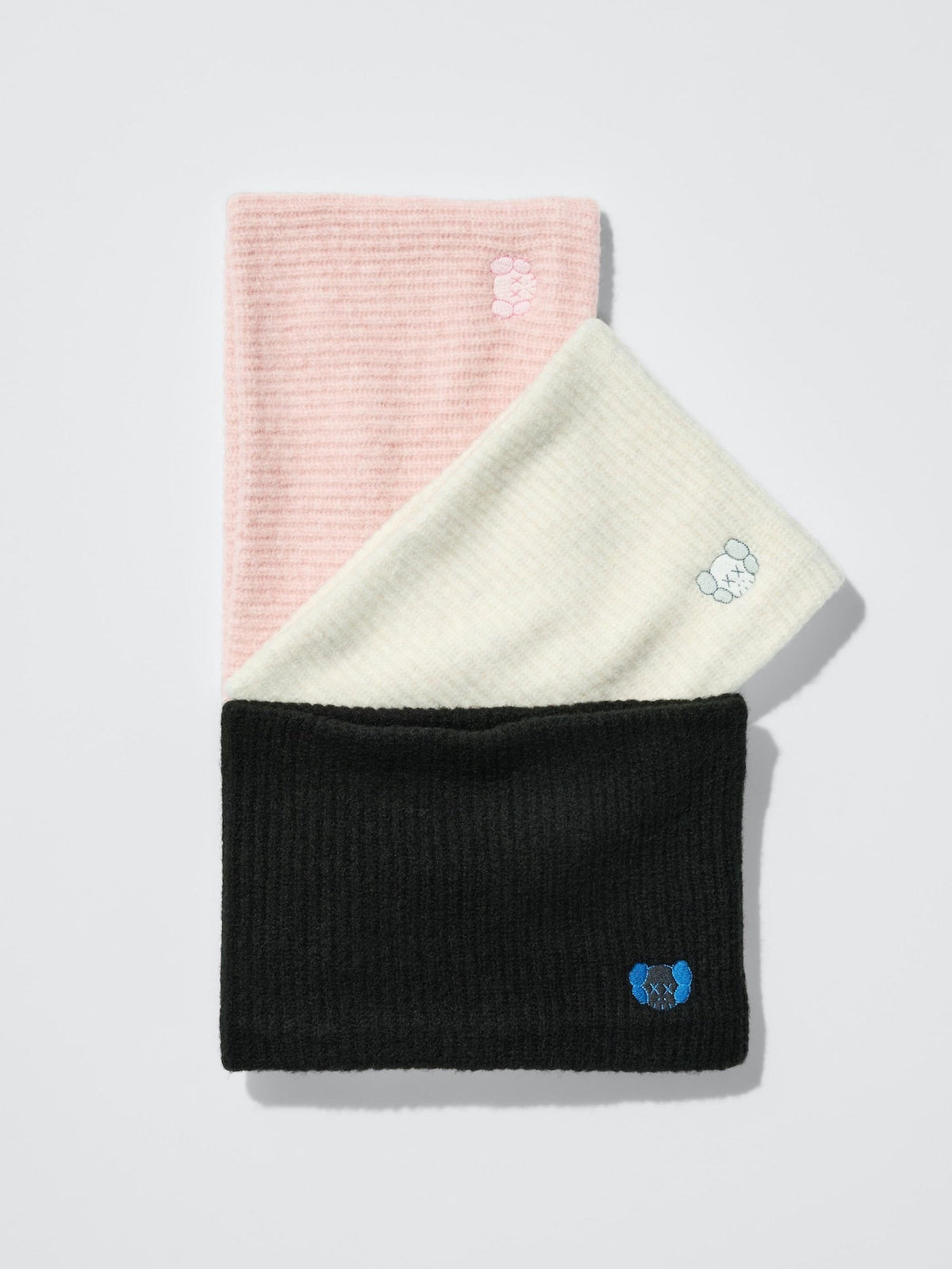 Uniqlo KAWS Winter Heattex Flare Yarn Knit Neck Warmer