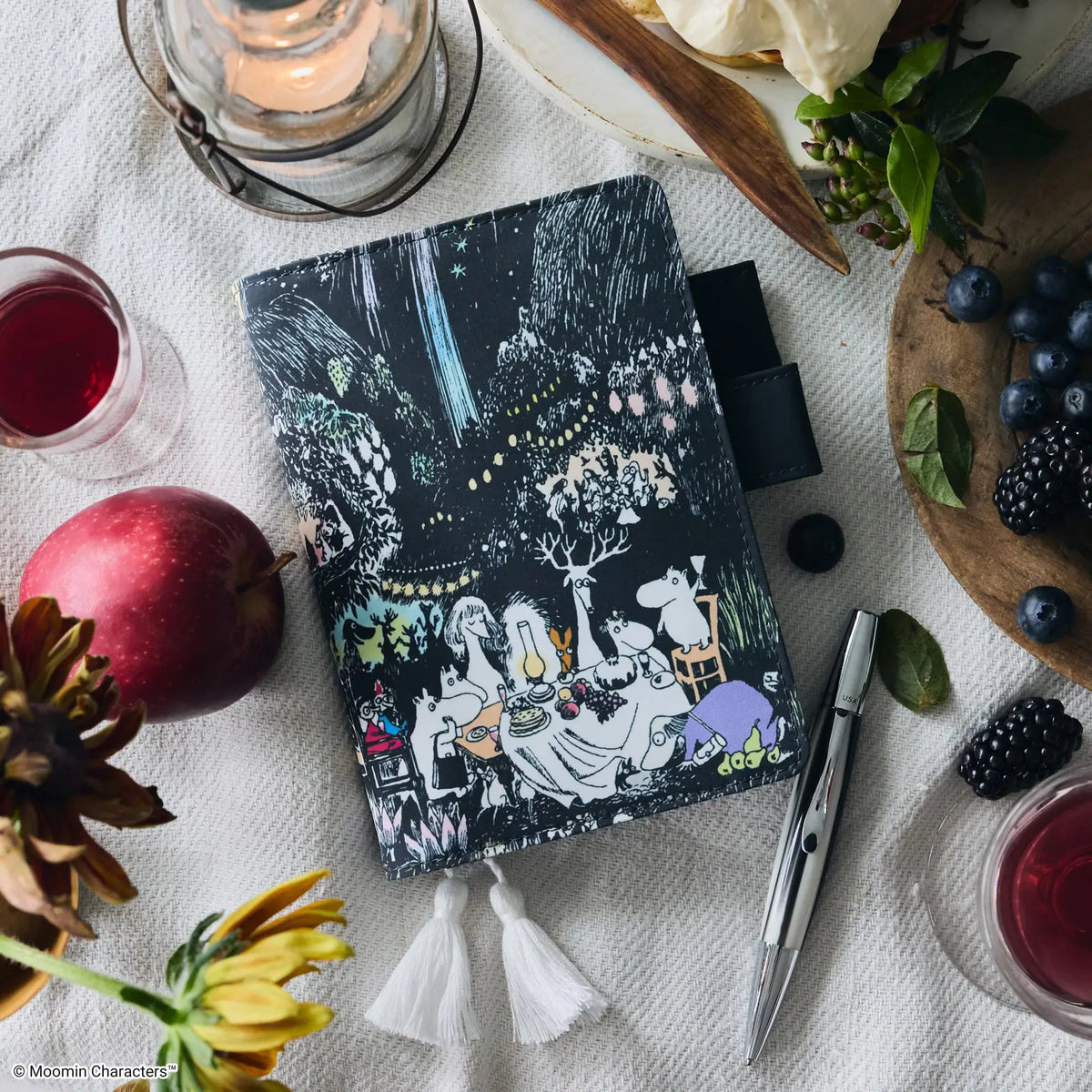 Hobonichi Techo 2027 Moomin Series "A Big Party Night" A6