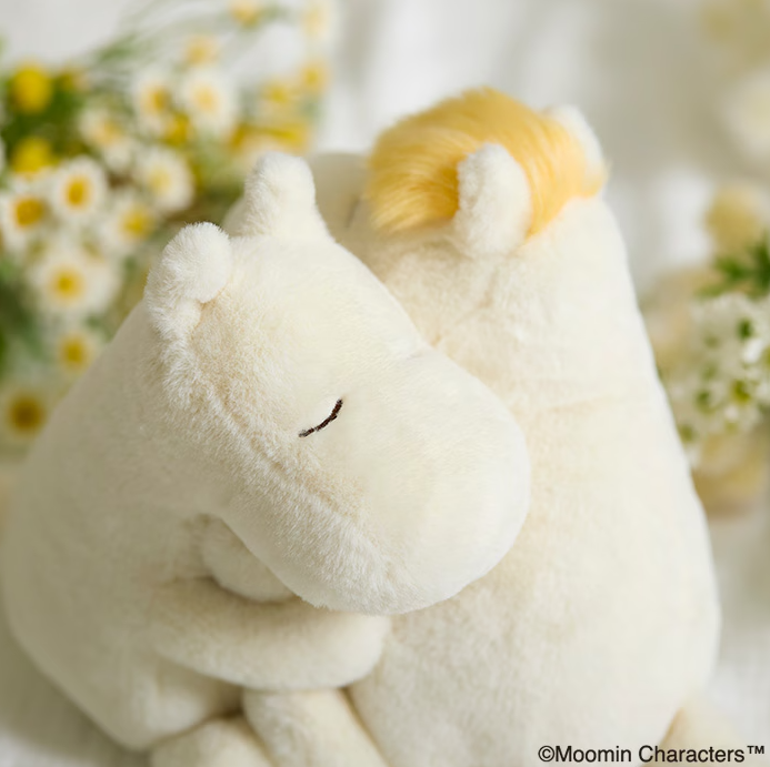 MOOMIN80 Hug Plush – Moomin 80th Anniversary Premium Stuffed Toy