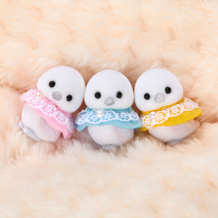 Sylvanian Families Long-Tailed Tit Cozy Log Cottage Set