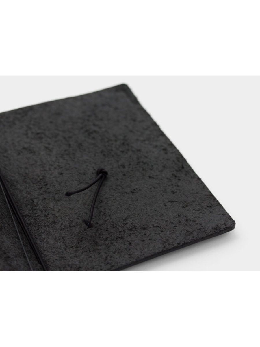 Traveler’s Notebook Passport Size Black Leather Starter Kit