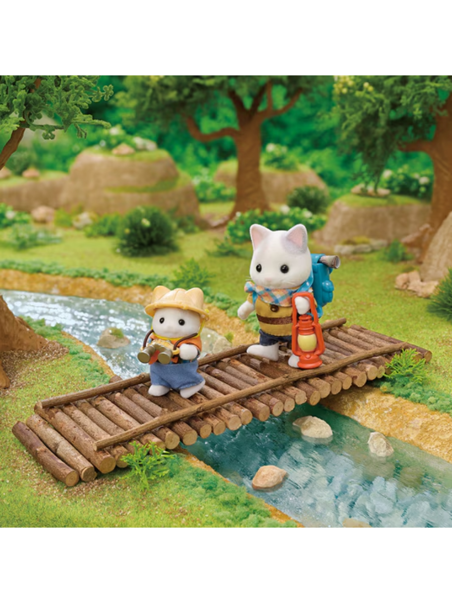 Sylvanian Families Latte Cat Exploration Set Toy Figure