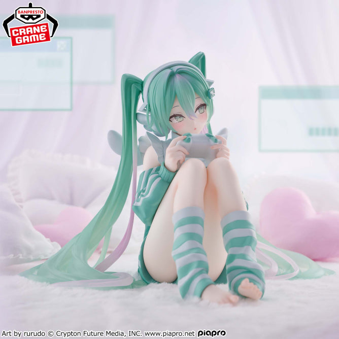 Hatsune Miku Holiday Memories Game Figure