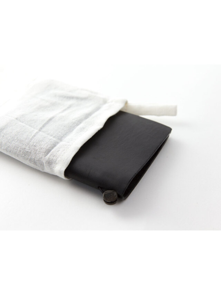 Traveler’s Notebook Passport Size Black Leather Starter Kit