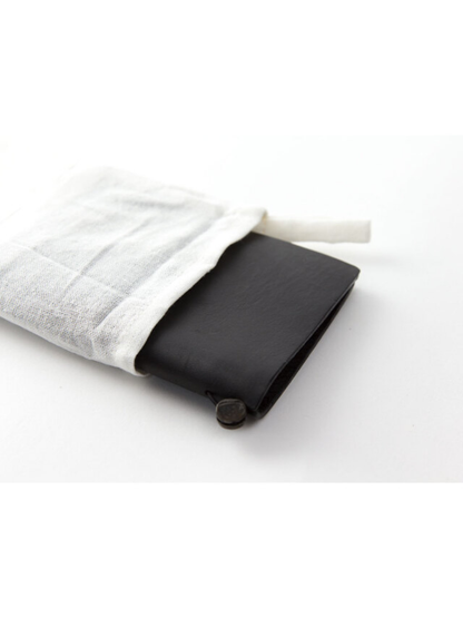 Traveler’s Notebook Passport Size Black Leather Starter Kit