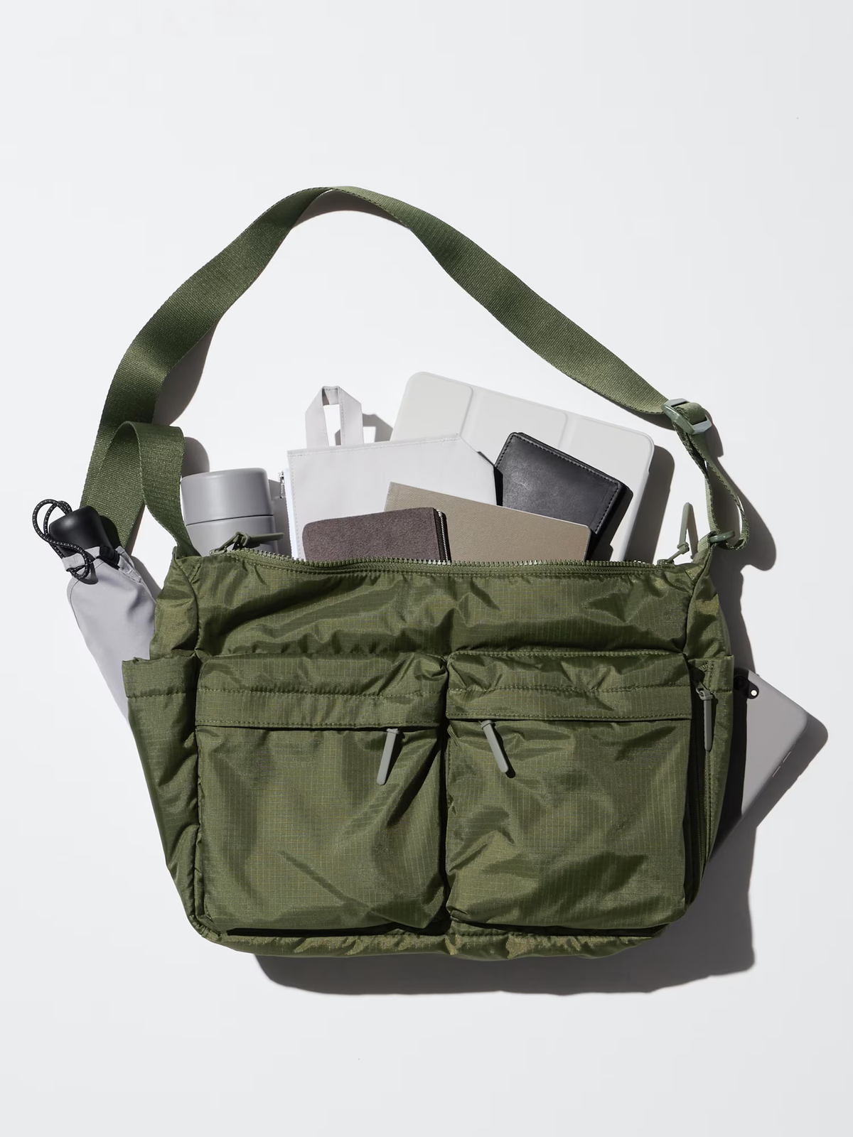 UNIQLO 483592 Multi-Pocket Shoulder Bag