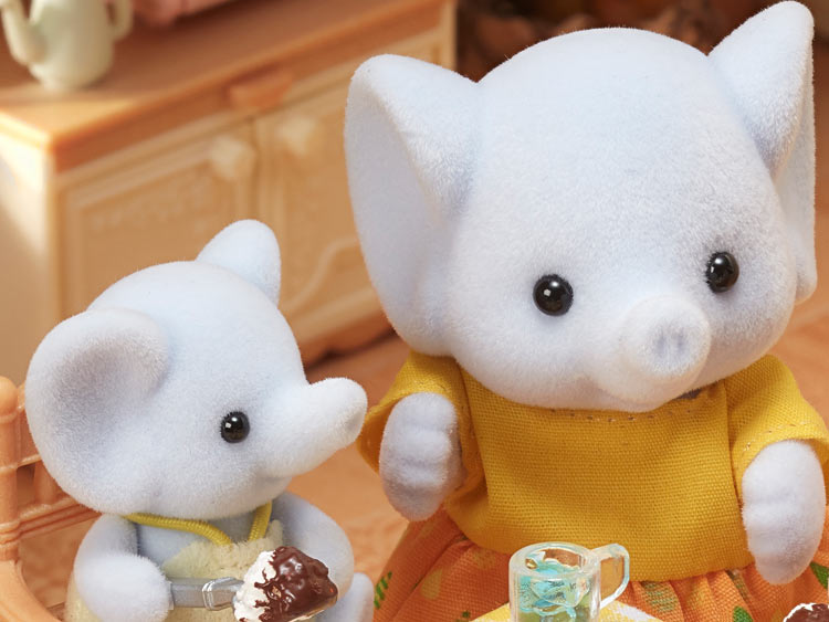 Sylvanian Families Elephant Family Set FS-38 Figures