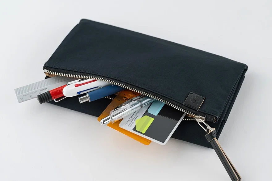 Hobonichi Techo 2027 Tragen Black Weeks Cover