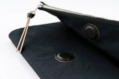 Hobonichi Techo 2027 Tragen Black Weeks Cover