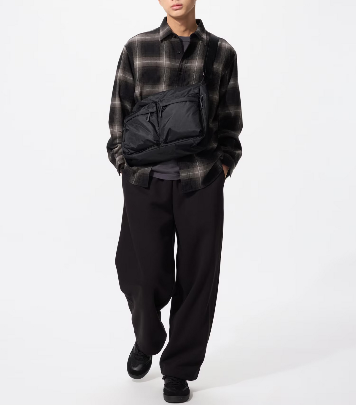 UNIQLO 483592 Multi-Pocket Shoulder Bag