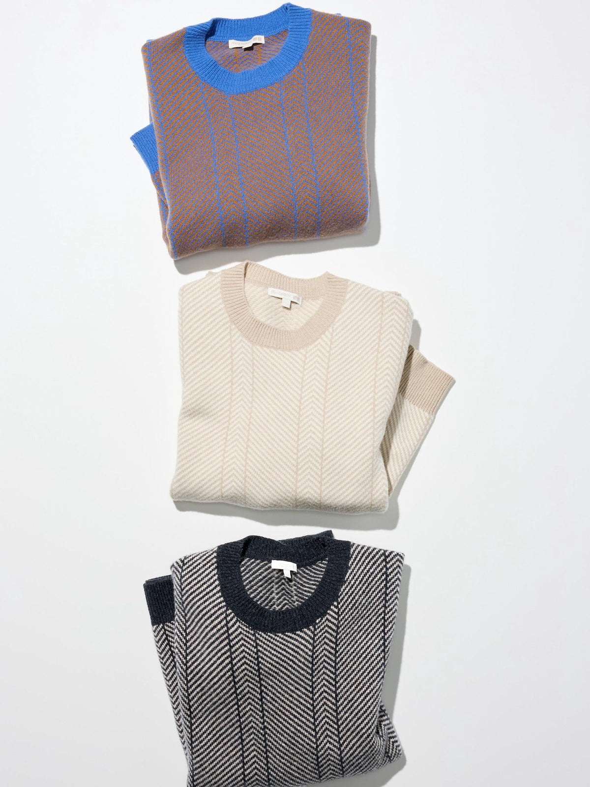 Uniqlo Lamb Wool Crew Neck Sweater