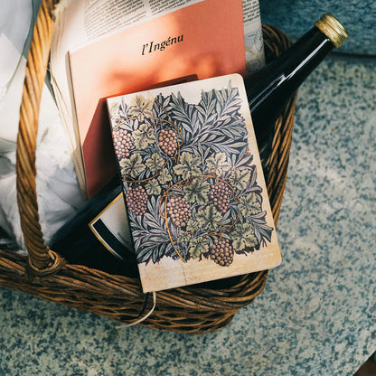 Hobonichi Techo 2027 V&A Series Vine HON A6 Daily Planner William Morris Design