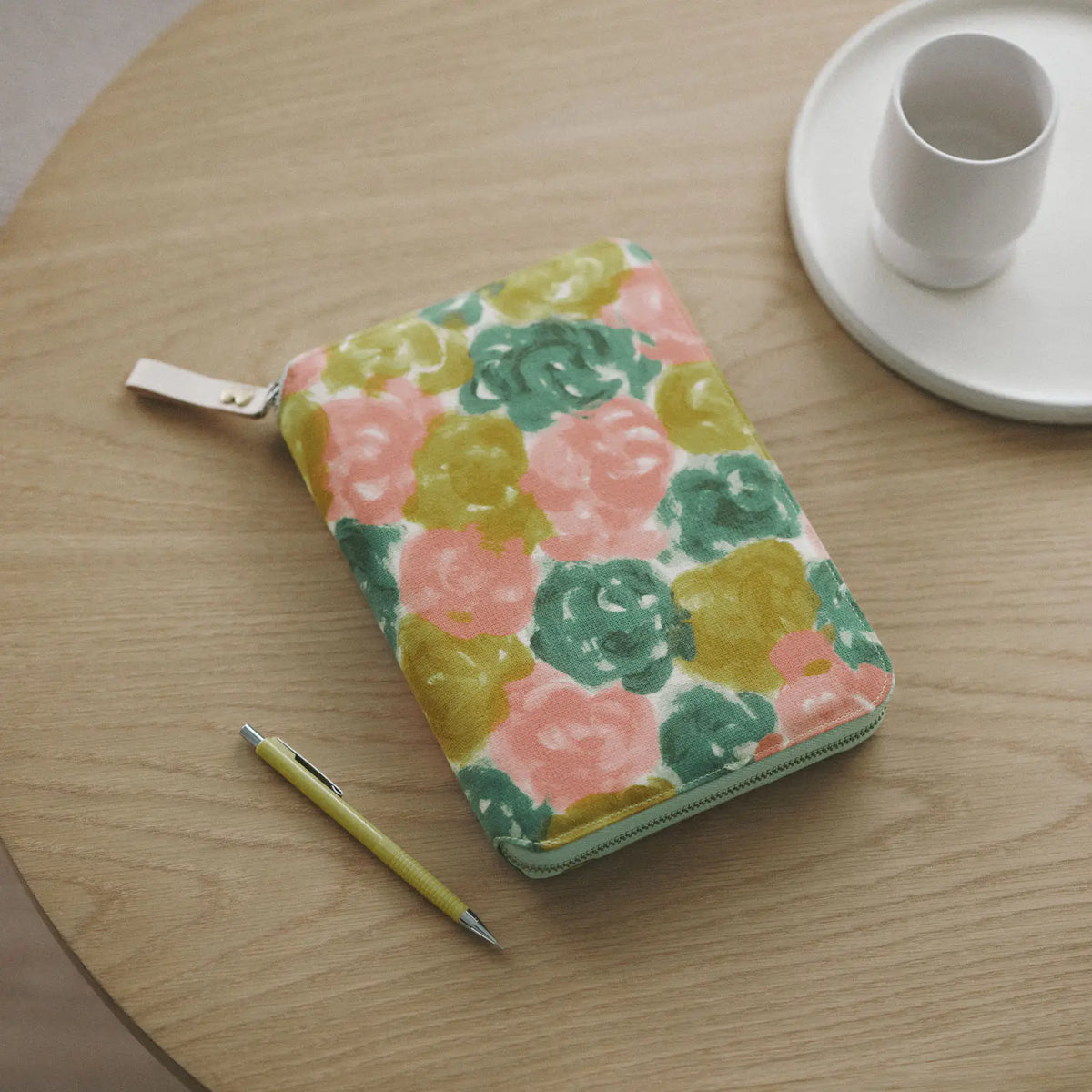 Hobonichi Techo 2027 minä perhonen Glass Flower Pink Mix A5 Cousin Planner Cover