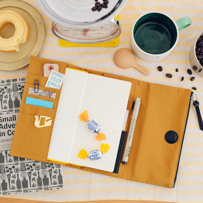 Hobonichi Techo 2027 Tragen Mustard Weeks Cover