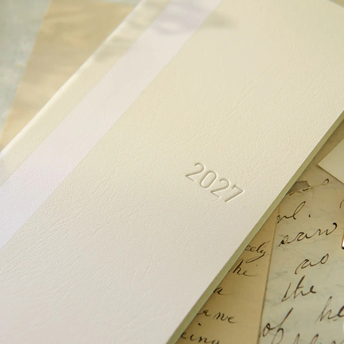 Hobonichi Techo 2027 Weeks White Line Ivory