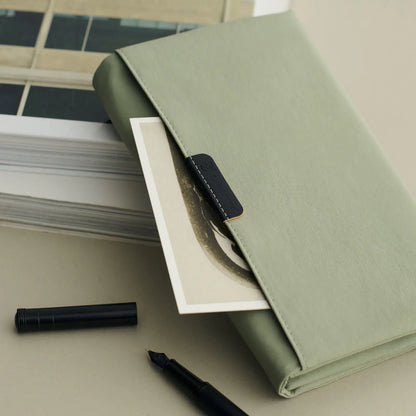 Hobonichi Techo 2027 Tragen Oak Moss Weeks Cover