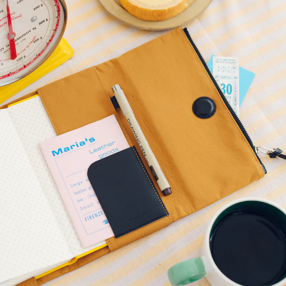 Hobonichi Techo 2027 Tragen Mustard Weeks Cover