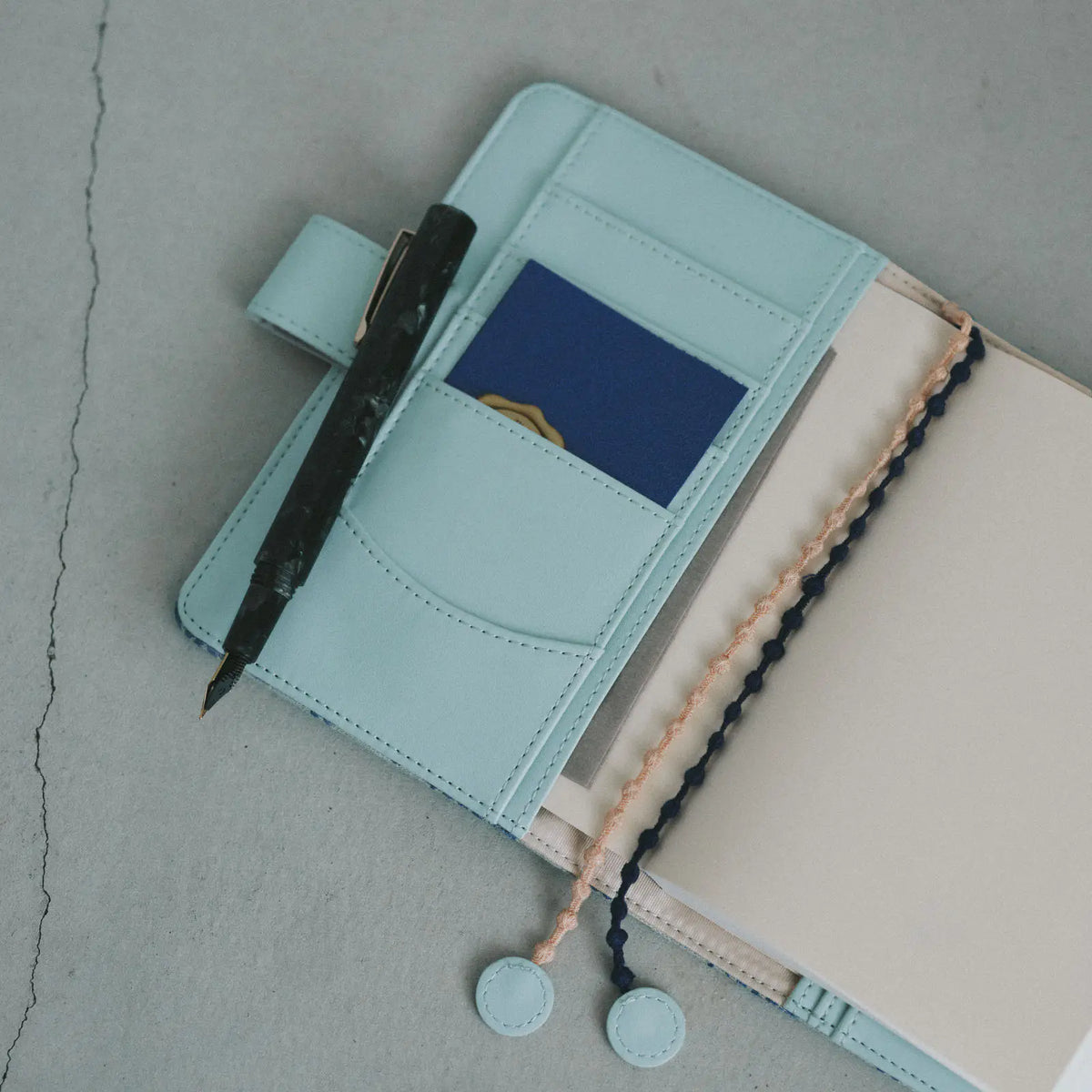 Hobonichi Techo 2027 Minä Perhonen Felice Blue A6 Planner Cover